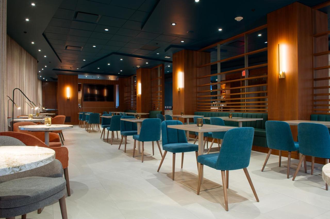 Matrix Hotel Edmonton Ngoại thất bức ảnh