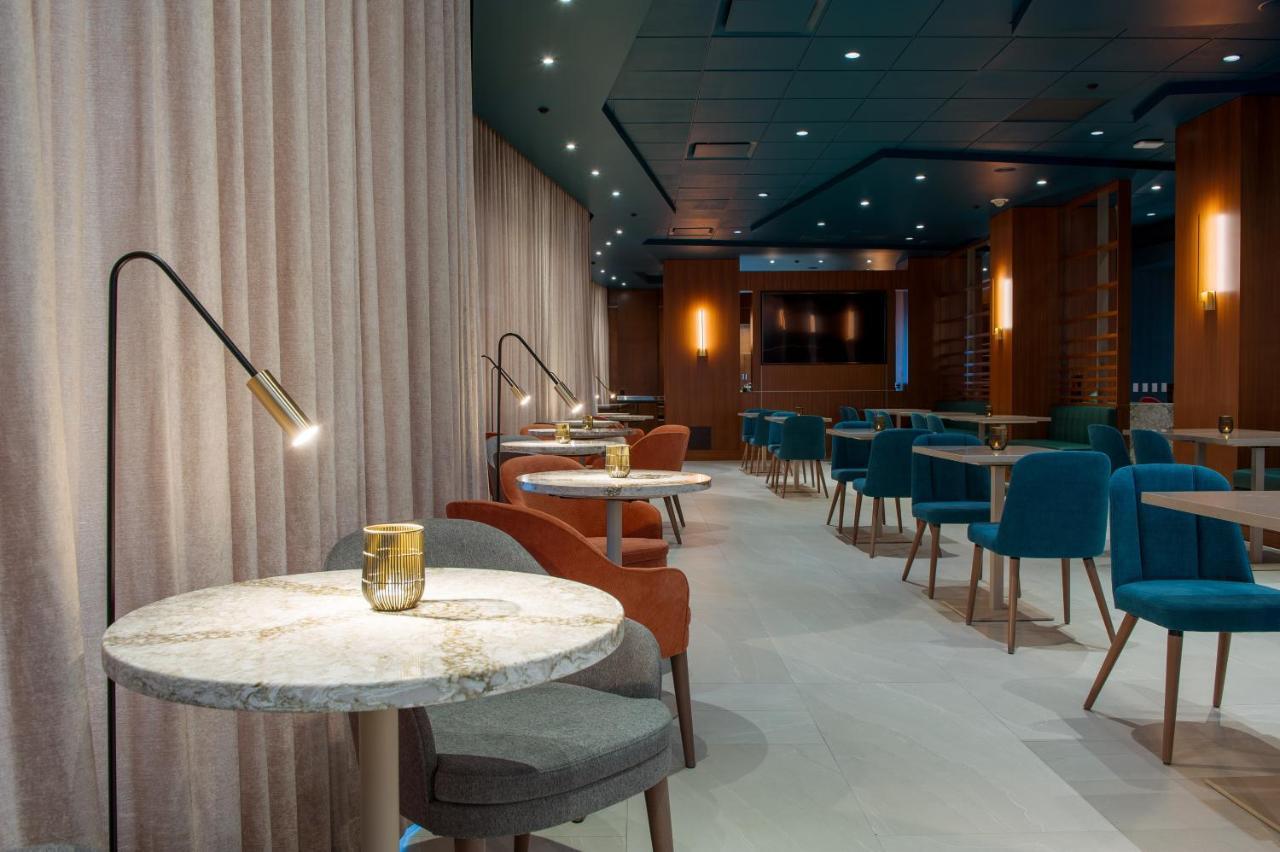 Matrix Hotel Edmonton Ngoại thất bức ảnh