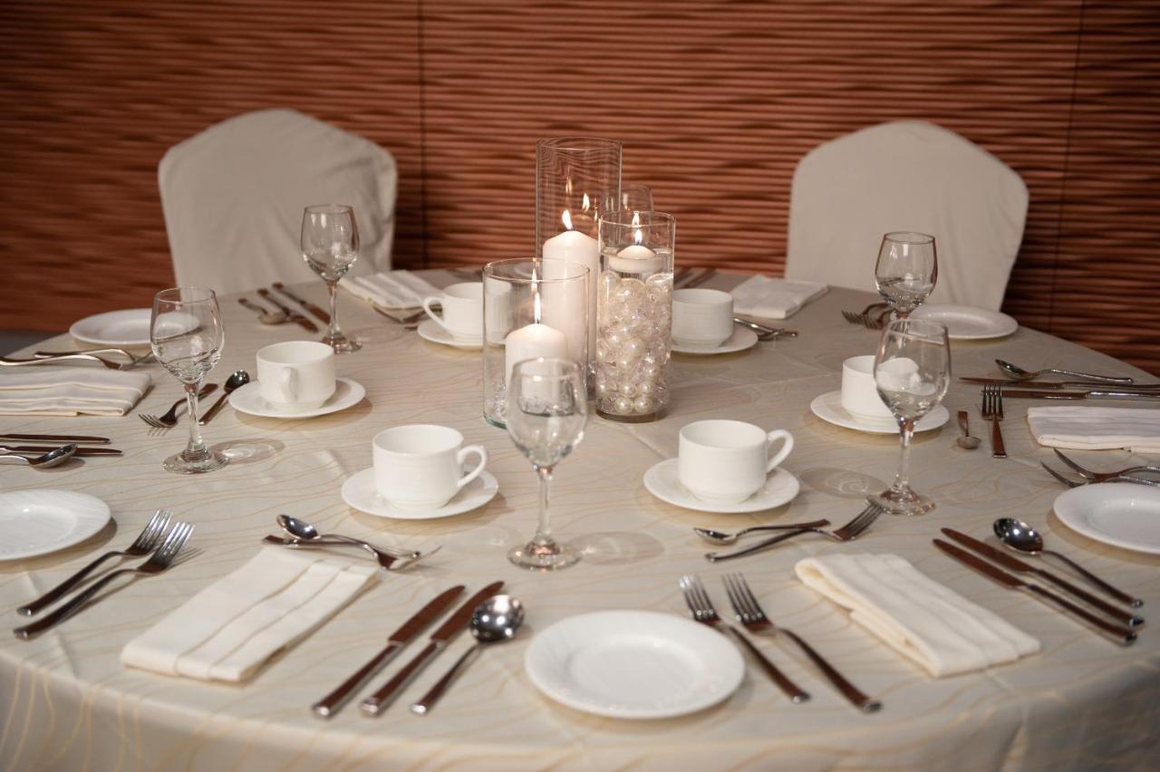 Matrix Hotel Edmonton Ngoại thất bức ảnh