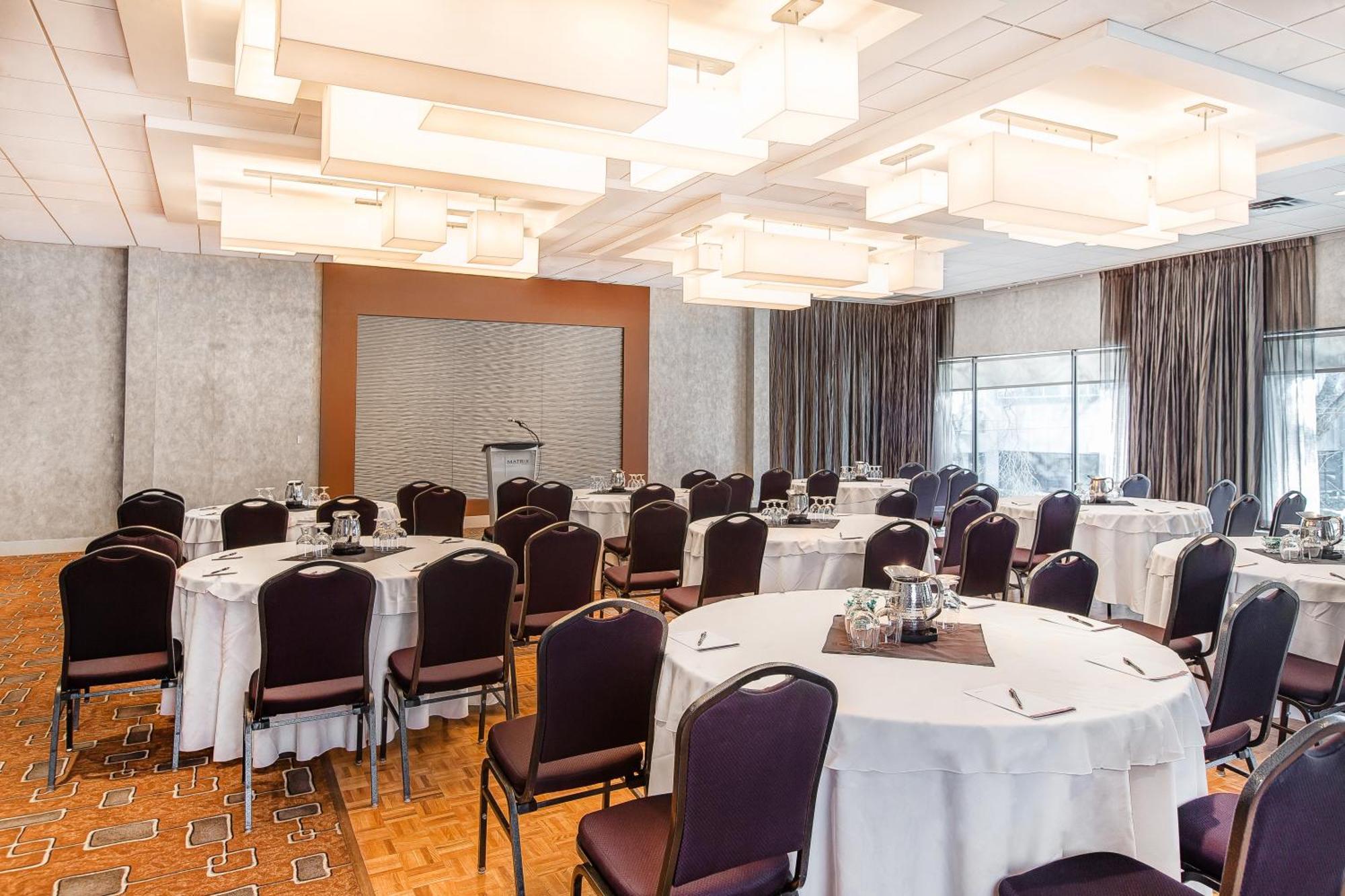 Matrix Hotel Edmonton Ngoại thất bức ảnh