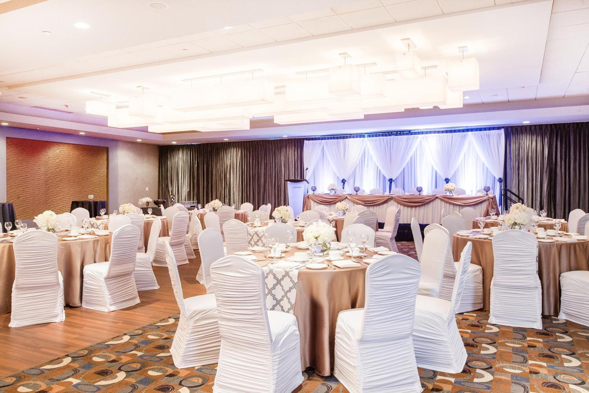Matrix Hotel Edmonton Ngoại thất bức ảnh