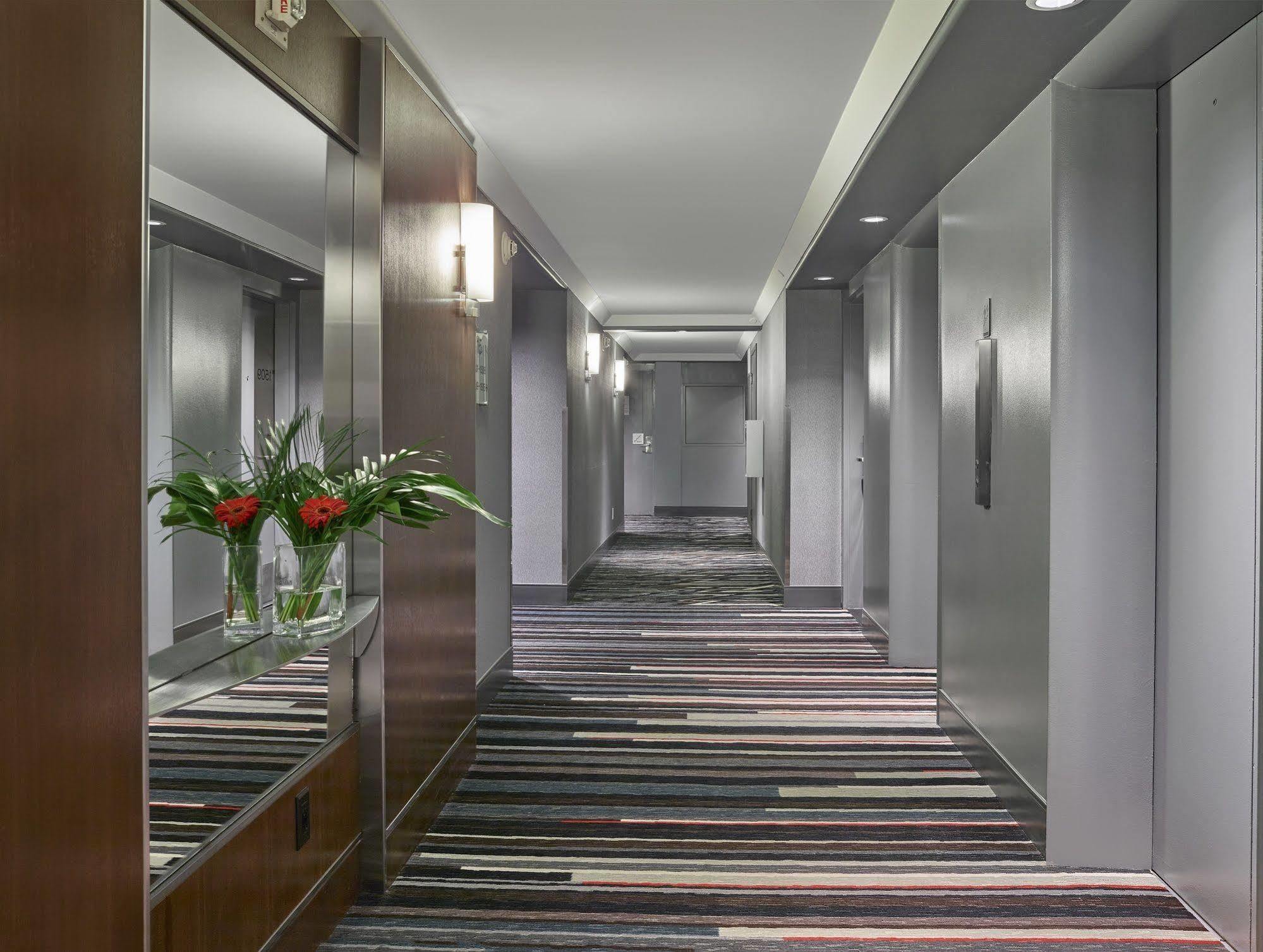 Matrix Hotel Edmonton Ngoại thất bức ảnh