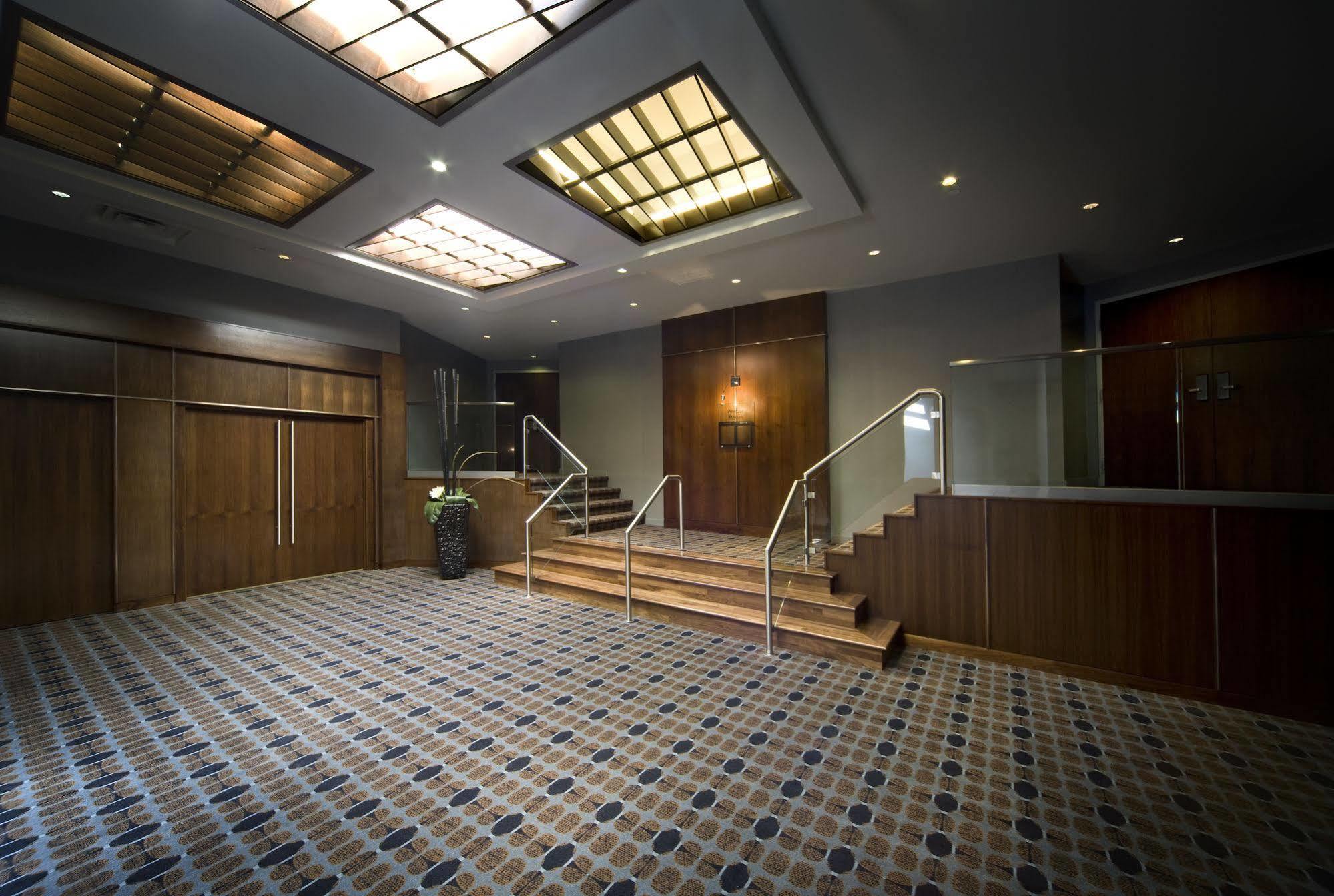 Matrix Hotel Edmonton Ngoại thất bức ảnh