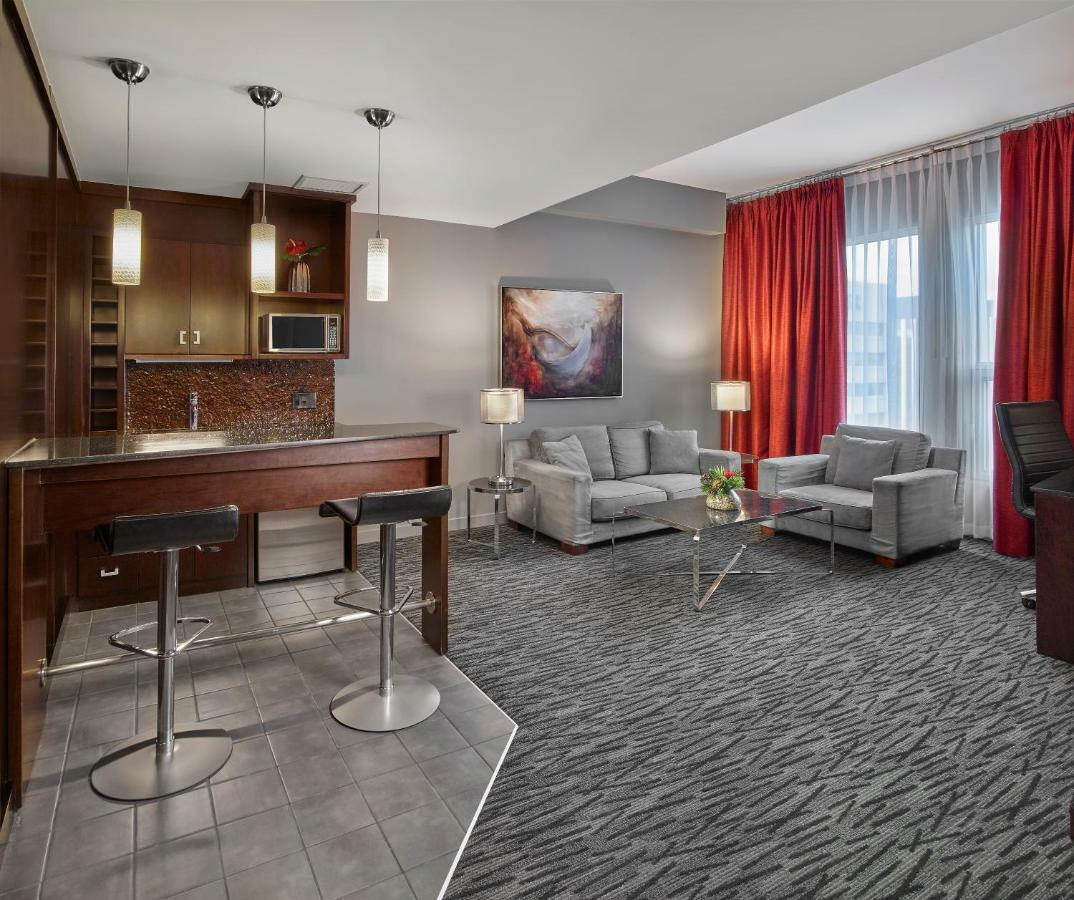 Matrix Hotel Edmonton Ngoại thất bức ảnh