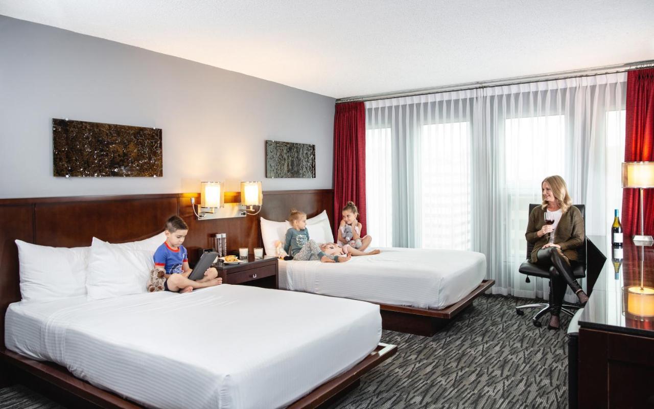 Matrix Hotel Edmonton Ngoại thất bức ảnh