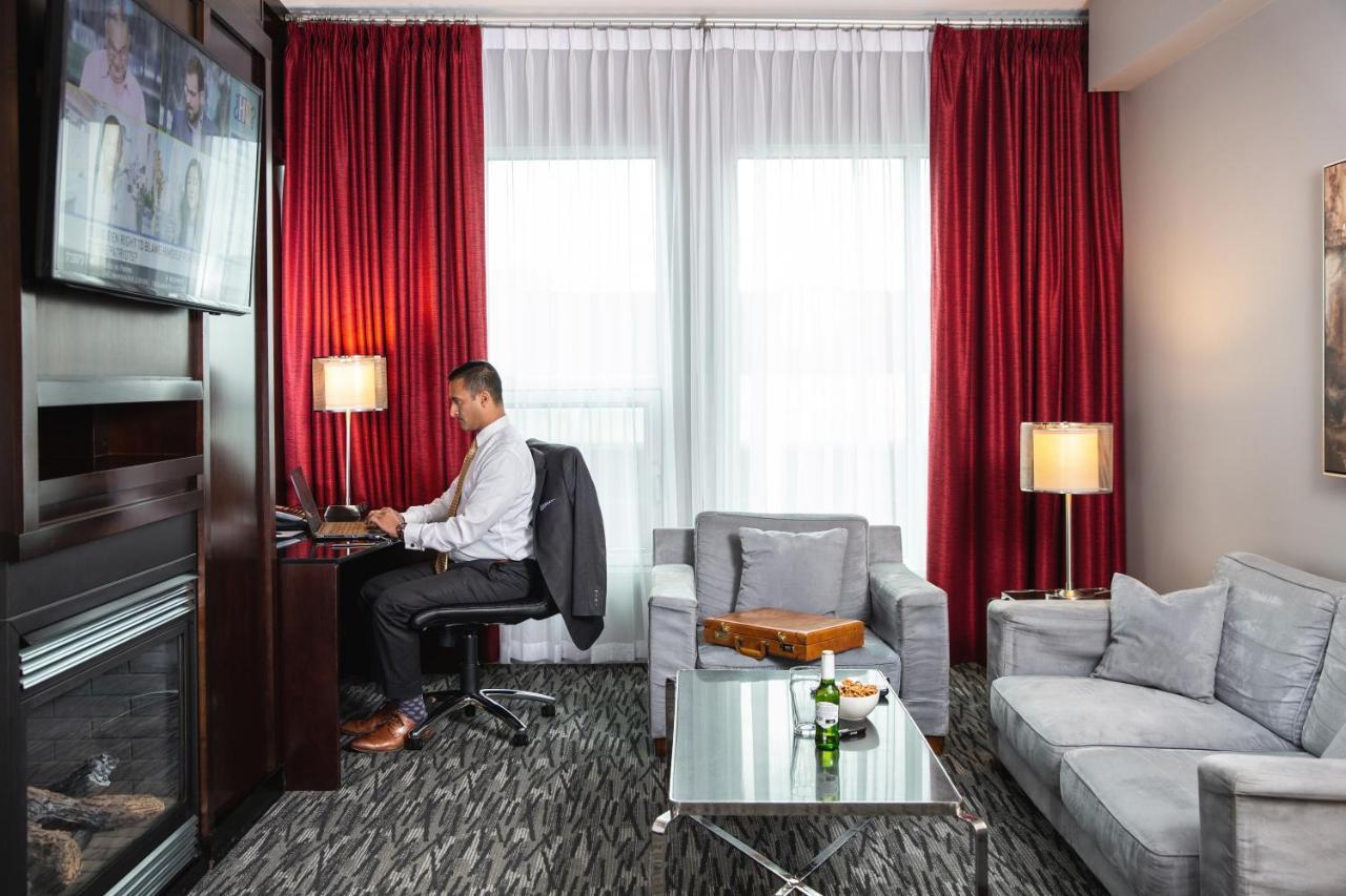 Matrix Hotel Edmonton Ngoại thất bức ảnh